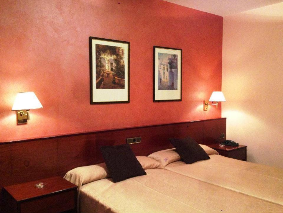 Hotel La Seu ラ・セウ・ドゥルジェイ 部屋 写真