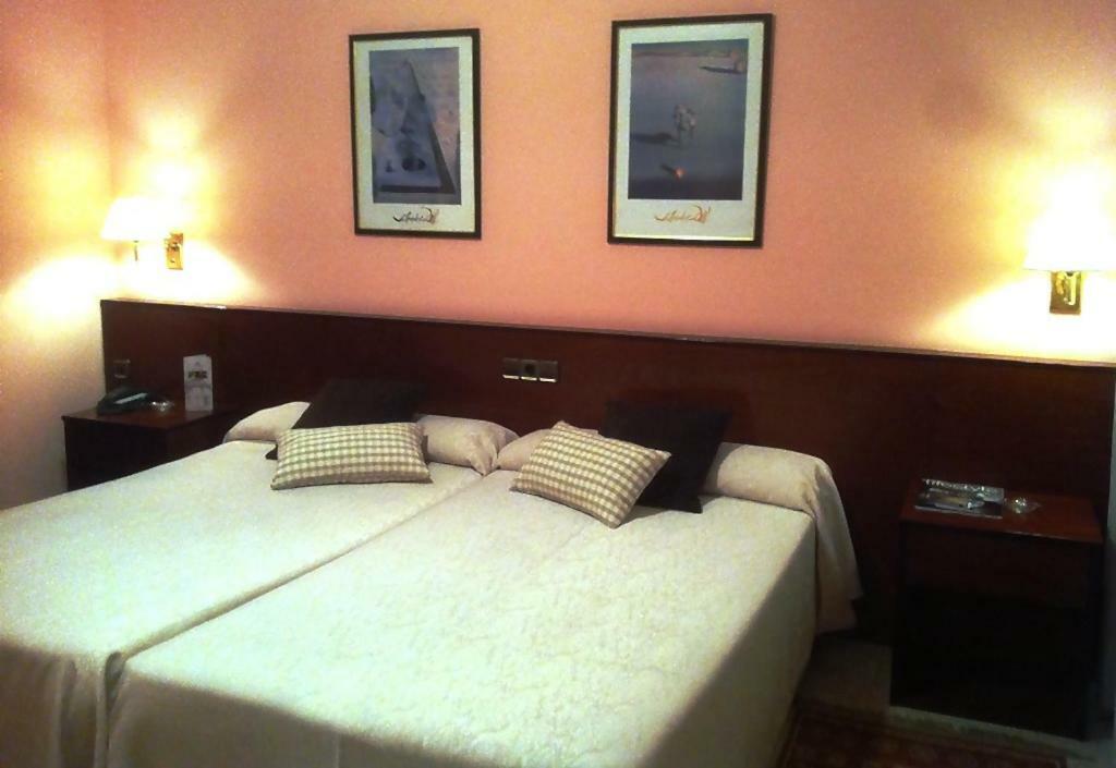 Hotel La Seu ラ・セウ・ドゥルジェイ エクステリア 写真